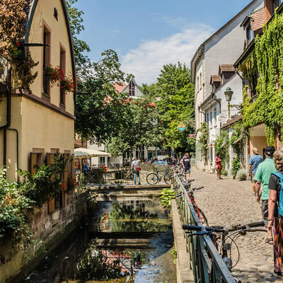 Altstadtgasse in Freiburg © riebevonsehl