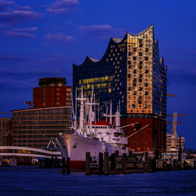 Elbphlilarmonie in Hamburg evening light