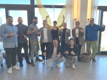 Das Team im Adina Hotel in München freut sich über das Green-Key-Siegel. © Adina Hotels 