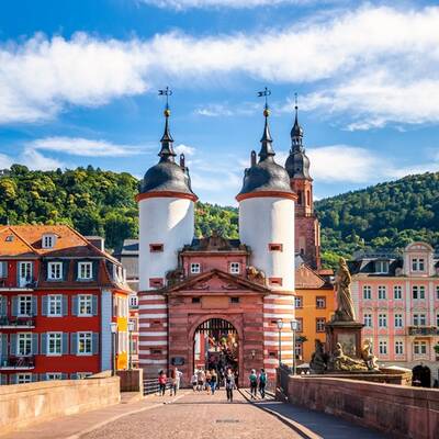 Alte Brücke in Heidelberg ©AdobeStock_Sina Ettmer