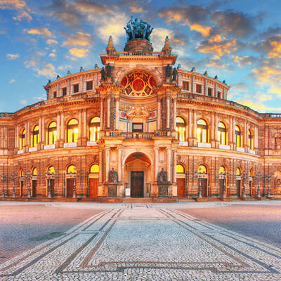 Semperoper Dresden ©stock.adobe.com_ TTstudio