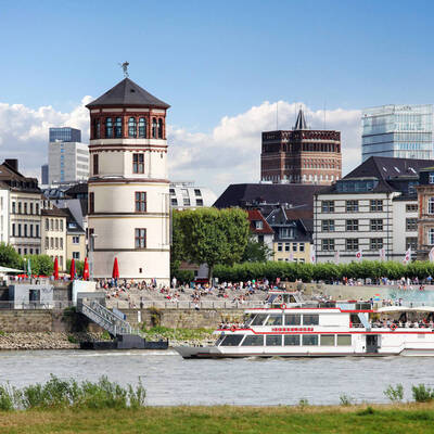 Schlossturm Düsseldorf ©stock.adobe.com_janvier