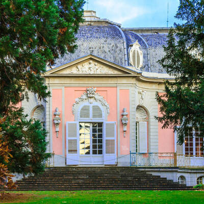 Schloss Benrath in Düsseldorf-Benrath ©stock.adobe.com_elenaklippert